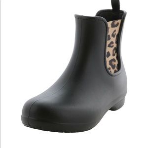 Crocs Women’s Freesail Chelsea Boots. Leopard/ Black High Top Rain.